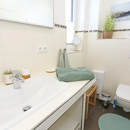 Haus Windrose Whg 01 Seehase Mit Terrasse Balkon